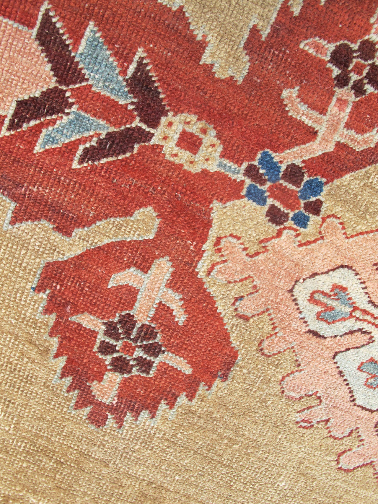 Rare Mid 19th Century Rose Madder Proto Serapi Carpet 1