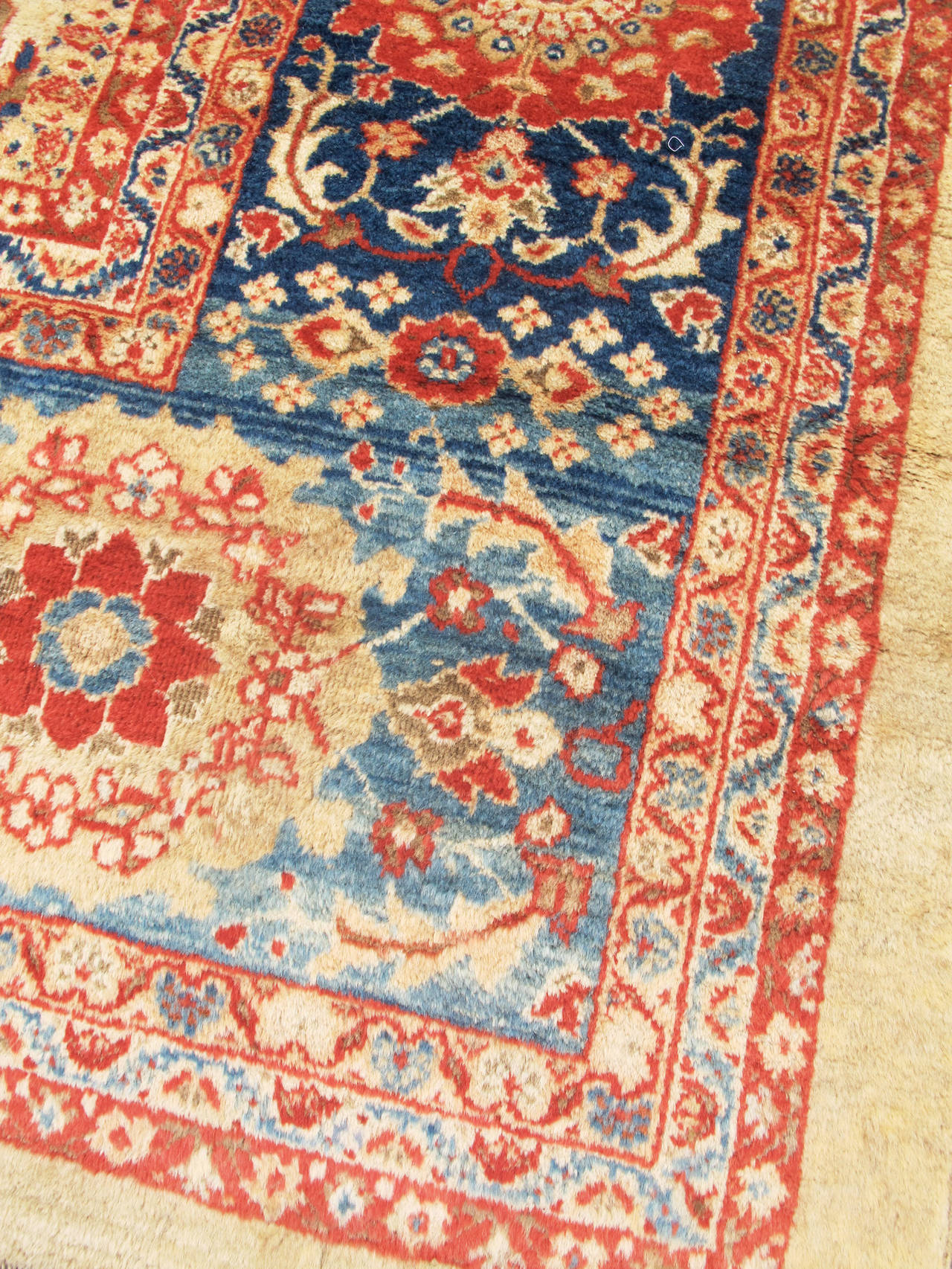 Ziegler Mahal Carpet For Sale at 1stdibs