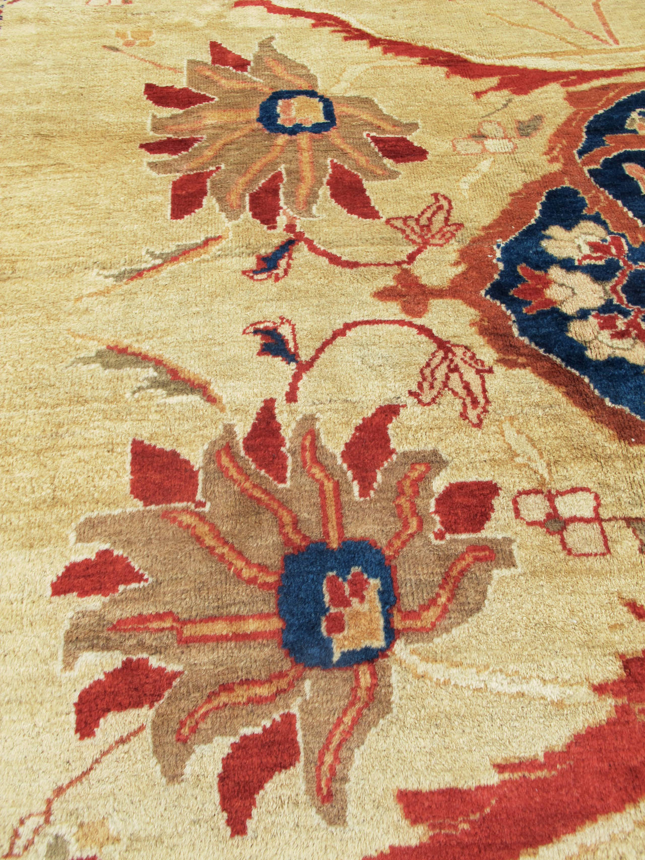 Ziegler Mahal Carpet For Sale at 1stdibs