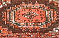 Diese luxuriöse Zelttasche wurde im westlichen Zentralasien vom turkmenischen Nomadenstamm der Saryk gewebt. Die Liebe zum Detail und die Verwendung luxuriöser Materialien wie Seide und Baumwolle zeugen von dem Wert, den diese Nomaden auf ihre