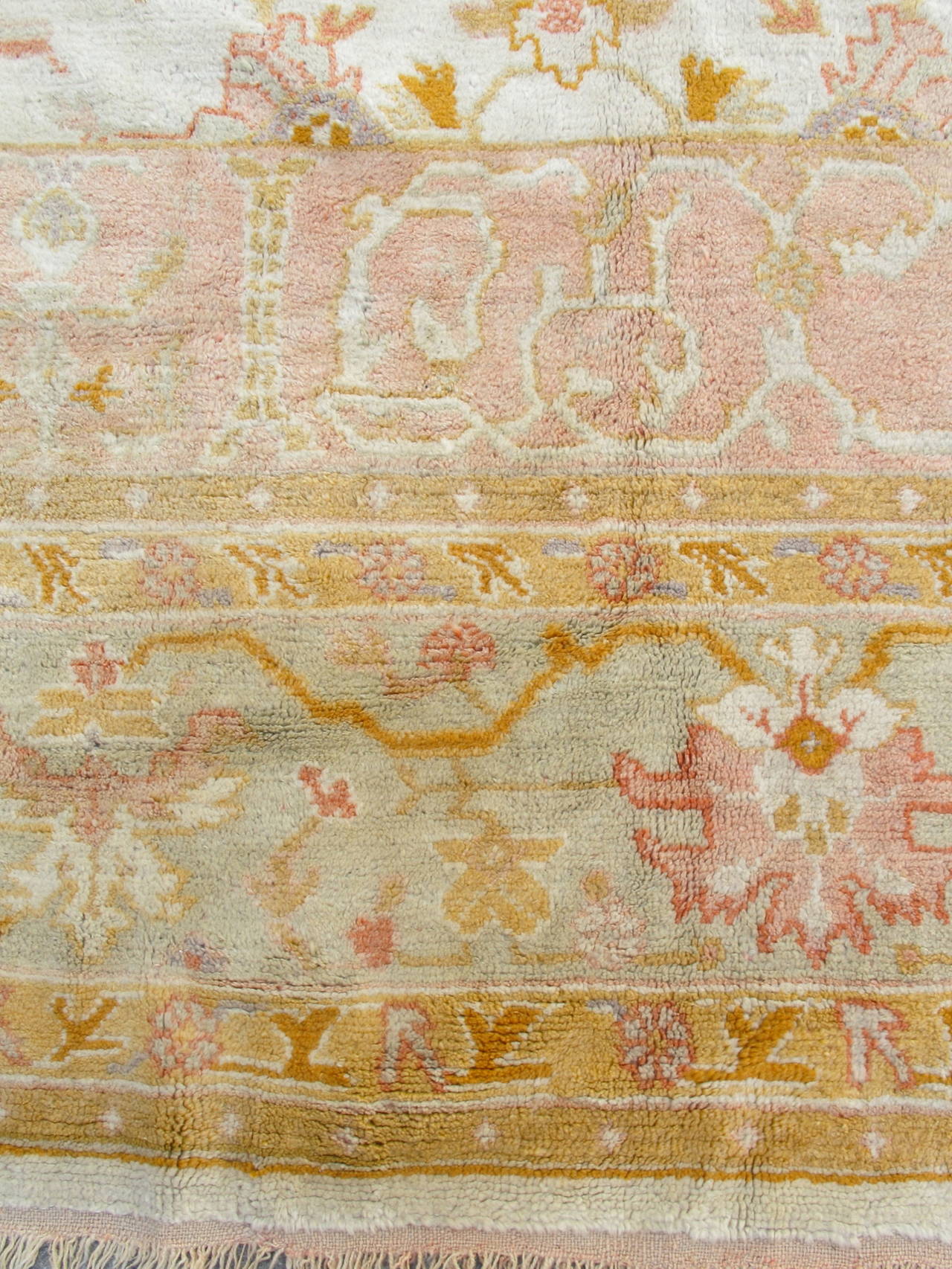 Wool Early 20th Century Gold and Khaki Oushak Carpet For Sale