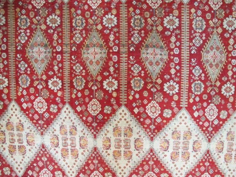 Late 19th Century Red and White Agra Carpet with Diamond Pattern In Good Condition For Sale In San Francisco, CA