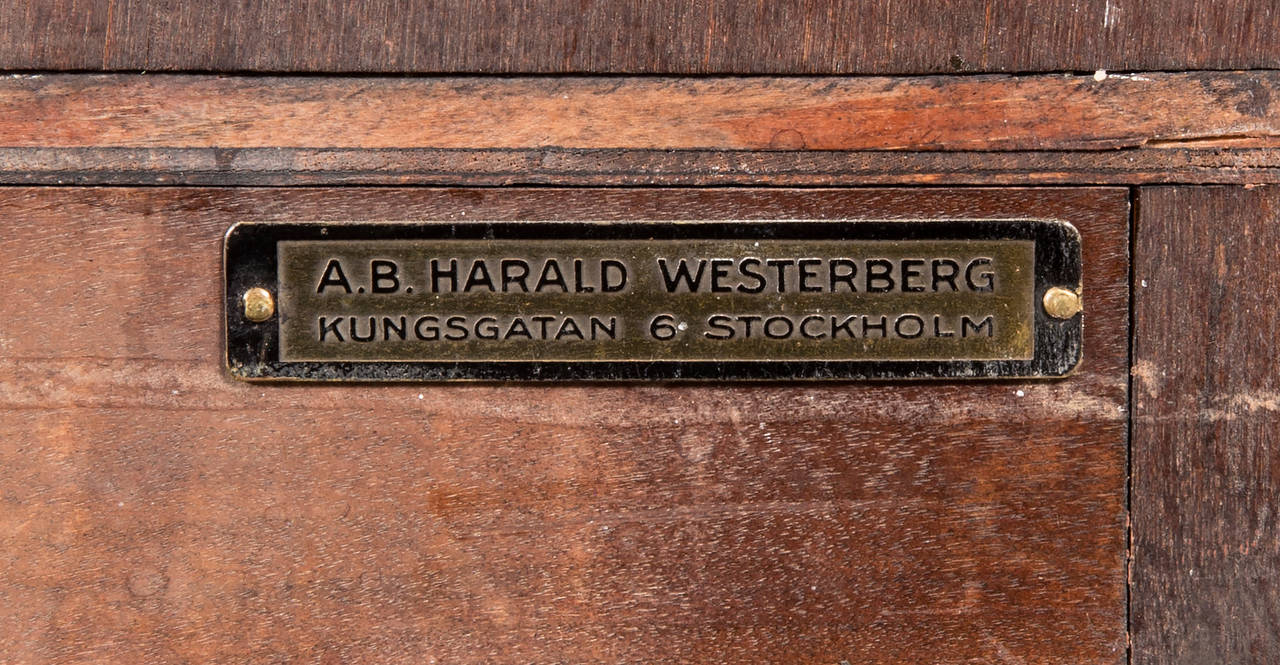 Gustav Bergstrom, A Pair of Swedish Kingwood and Marquetry Commodes 3