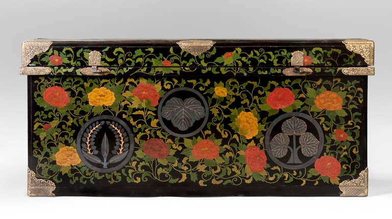 An Extraordinary Large Japanese Gilt Copper and Lacquer Nagamochi Trunk In Excellent Condition In New York, NY