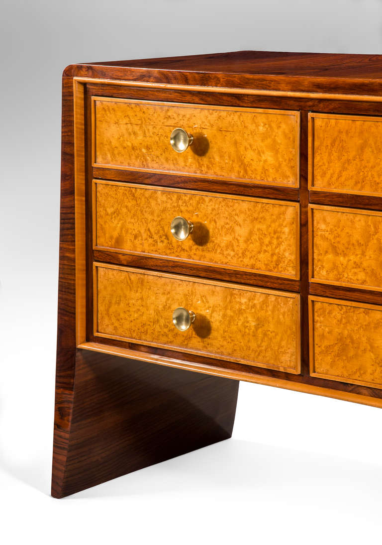 Guglielmo Ulrich: An Indian Rosewood and Birdseye Maple Commode In Excellent Condition In New York, NY