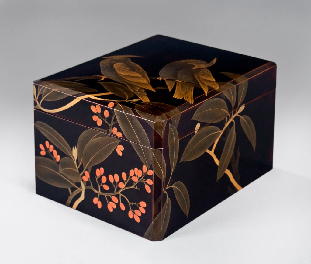 A Fine Japanese Black and Gilt Lacquer Box 1