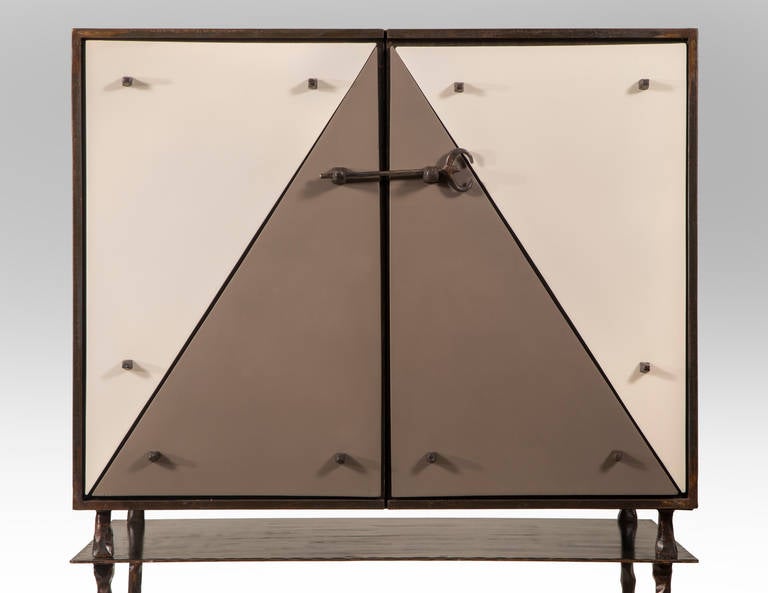 Moderno Garouste & Bonetti per le Galerie Neotu: Un mobile in ferro battuto e terracotta