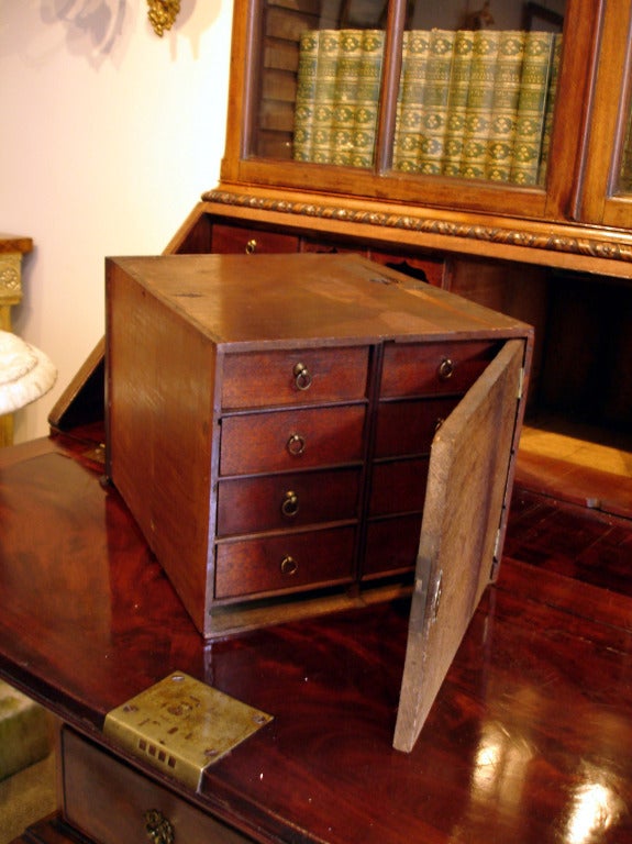 A Superb George II Bureau Bookcase in the manner of Thomas Chipp In Excellent Condition For Sale In New York, NY