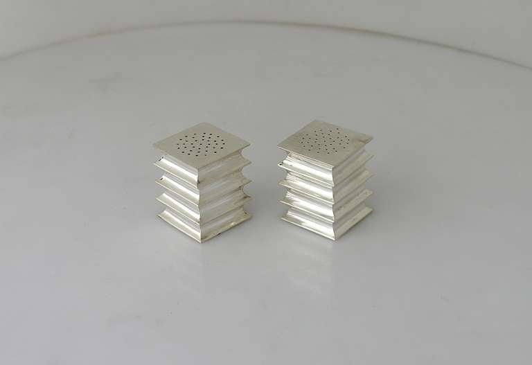 Antonio Pineda Taxco Sterling Silver Modernist Salt and Pepper Shakers In Excellent Condition For Sale In New York, NY