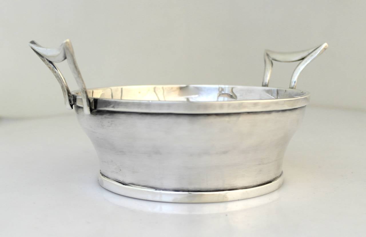 Renowned silversmith Henry Petzal Sterling Silver Double Handled Bucket In Excellent Condition In New York, NY