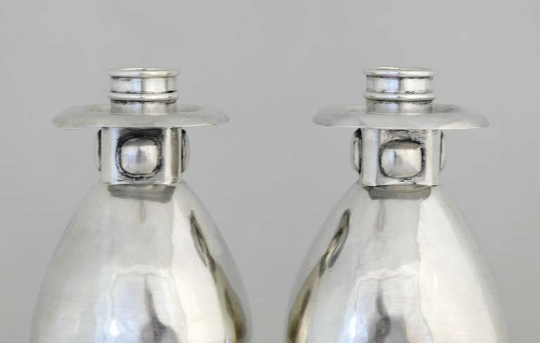 William Spratling Sterling Silver Oval Bell Form Candlesticks 1945 In Excellent Condition For Sale In New York, NY