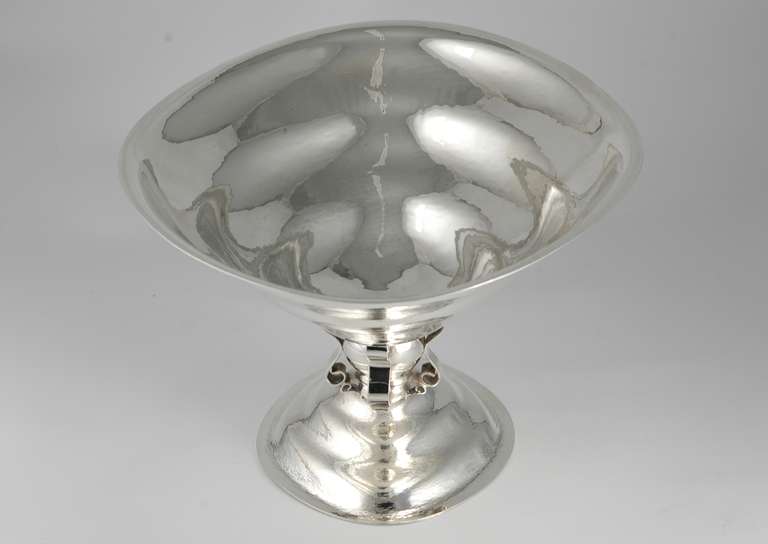 Art Deco Reed & Barton Centerpiece Sterling Silver Dallas Museum Collection In Excellent Condition For Sale In New York, NY