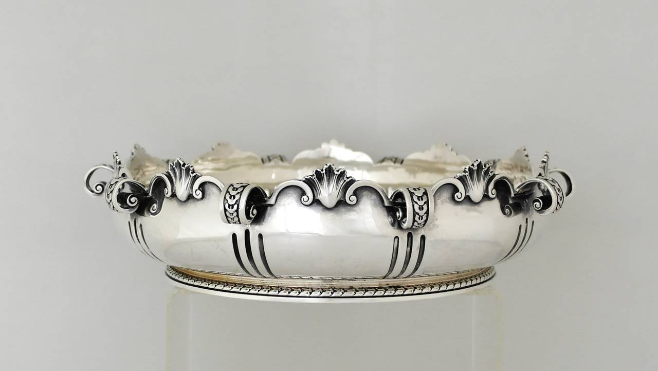 Early 20th Century William Comyns for Tiffany Sterling Silver Large Centerpiece Bowl