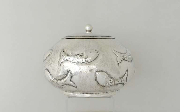 Los Castillo Silverplate Hammered Fish Centerpiece  Bowl