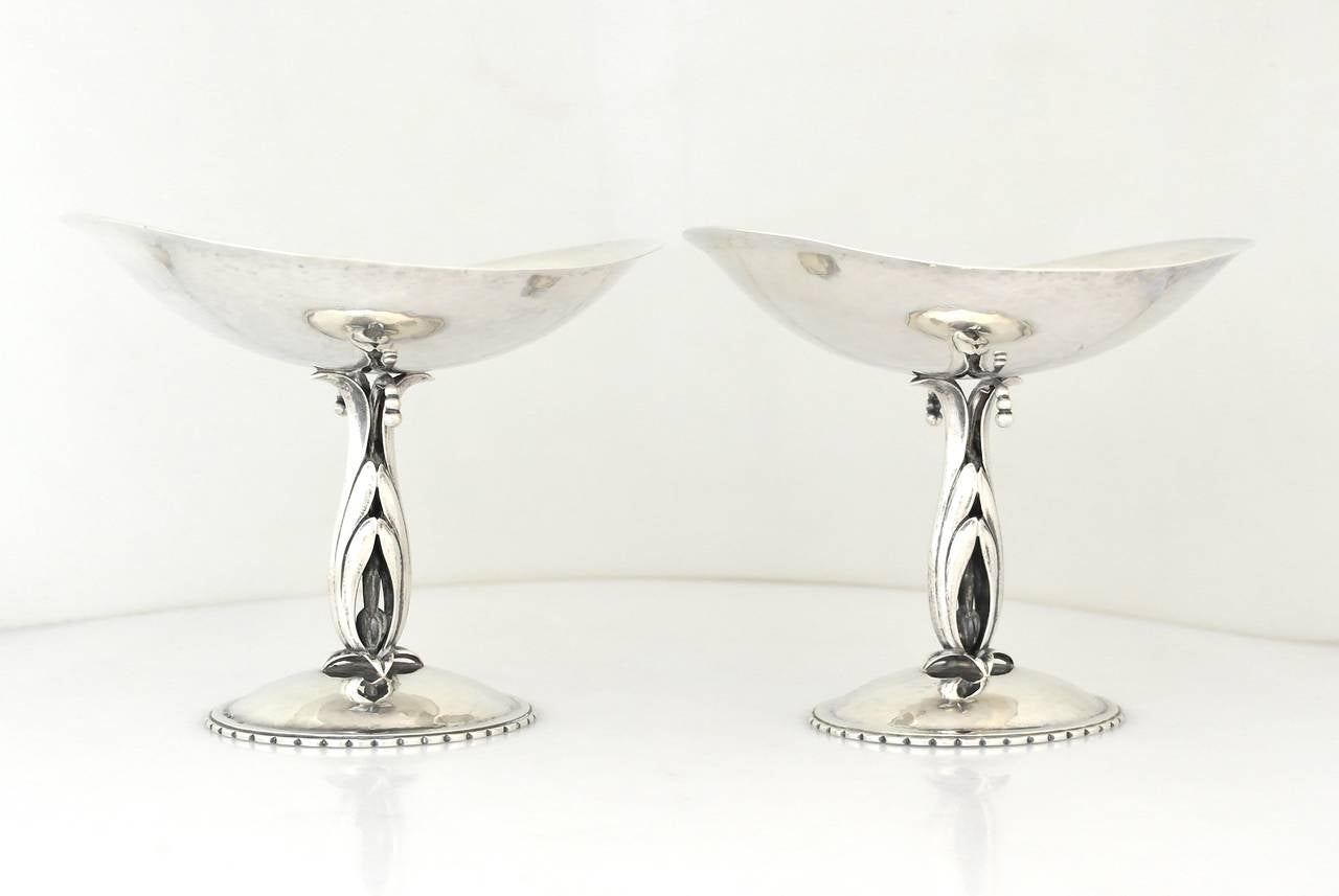 American RARE Cellini Craft Chicago Hand-Wrought Sterling Silver Pair of Tazzas, 1920