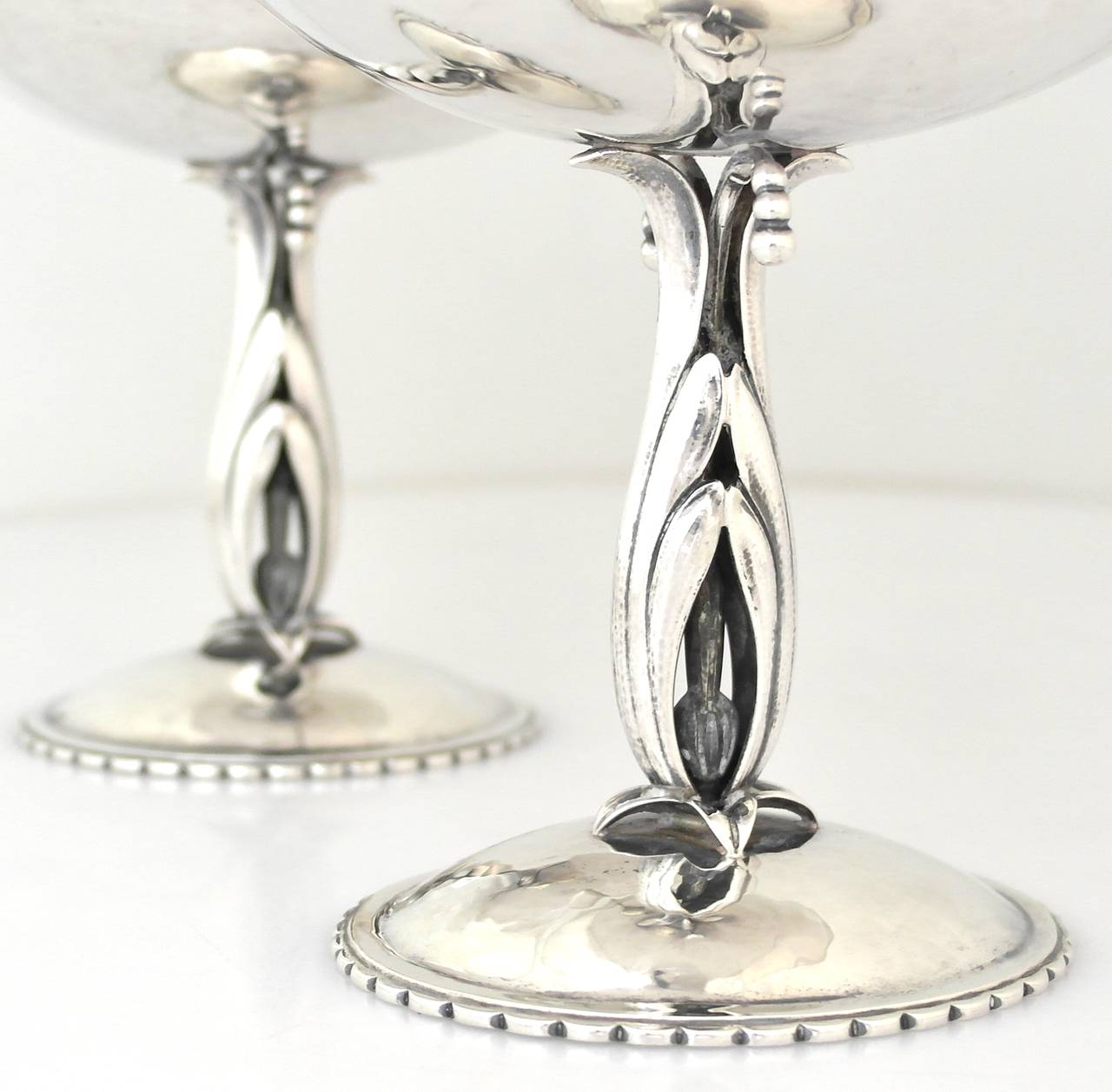 RARE Cellini Craft Chicago Hand-Wrought Sterling Silver Pair of Tazzas, 1920 2
