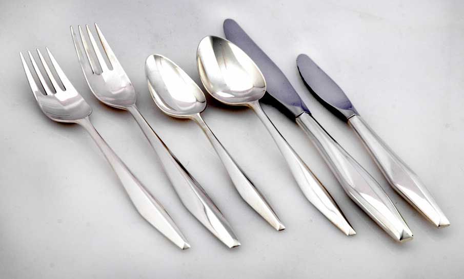 Read about ponti below

At a recent Sotheby's one owner auction of offerings from renowned New York City dealer Wyeth, this set sold for $20,000.00.

Shaped and multi-faceted like the cut jewel for which it is named, The Diamond sterling flatware
