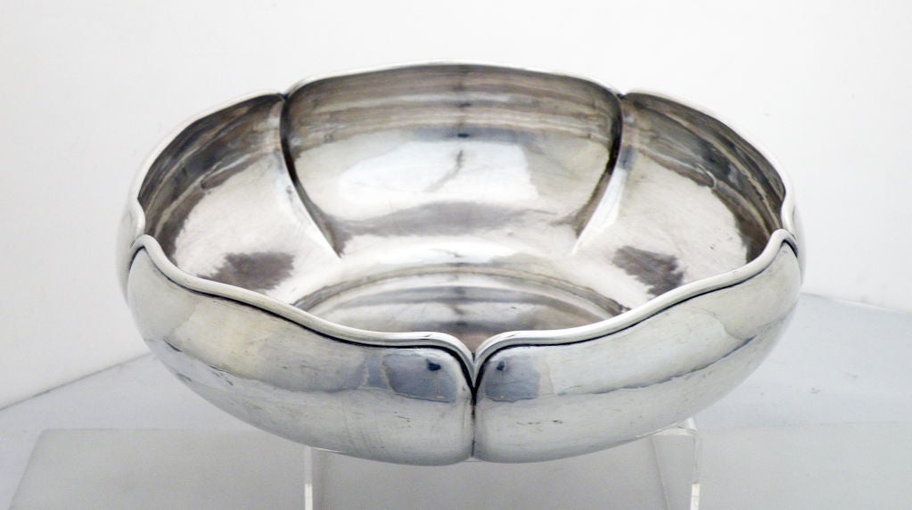 Kalo Sterling Hand Wrought 5-lobe Bowl App. Mono 1930 In Excellent Condition In New York, NY