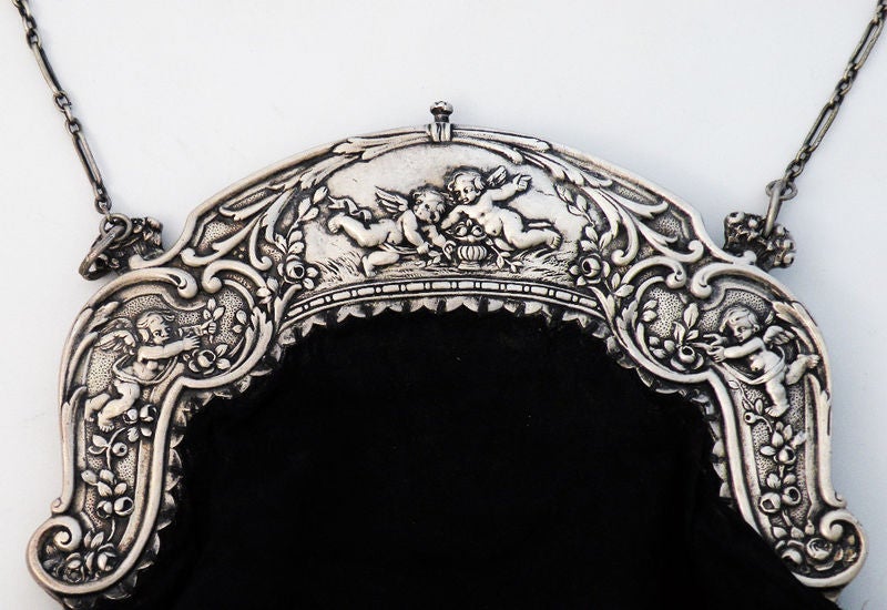 Art Nouveau Gorham Sterling Silver Ladies Purse Repousse Cherubs In Excellent Condition In New York, NY