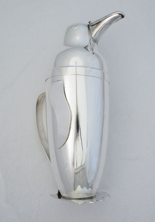 Schuelke Napier Silverplate Figural Penguin Cocktail Pitcher In Excellent Condition In New York, NY