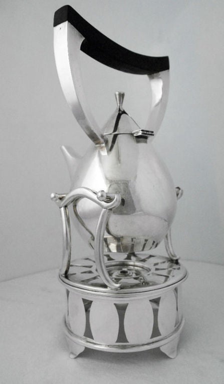 Codan Bernice Goodspeed Sterling Silver Modernist Kettle Teapot In Excellent Condition In New York, NY