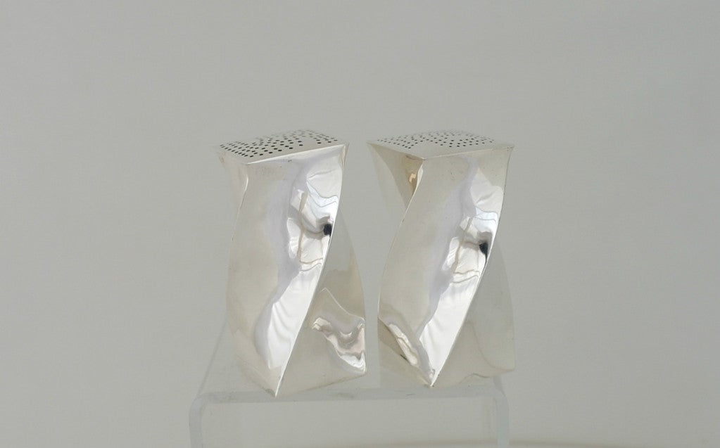 Antonio Pineda Taxco Sterling Silver Swirl Salt and Pepper Shakers In Excellent Condition In New York, NY