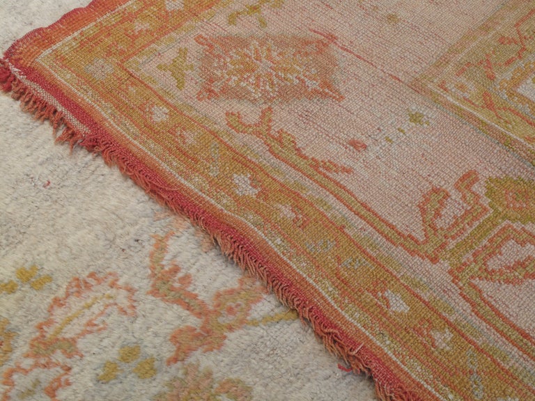 Antique Oushak Carpet In Excellent Condition For Sale In New York, NY