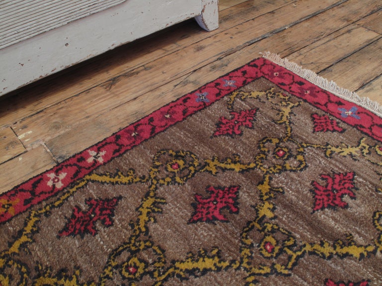 Karapinar Rug with Lattice Design In Excellent Condition For Sale In New York, NY