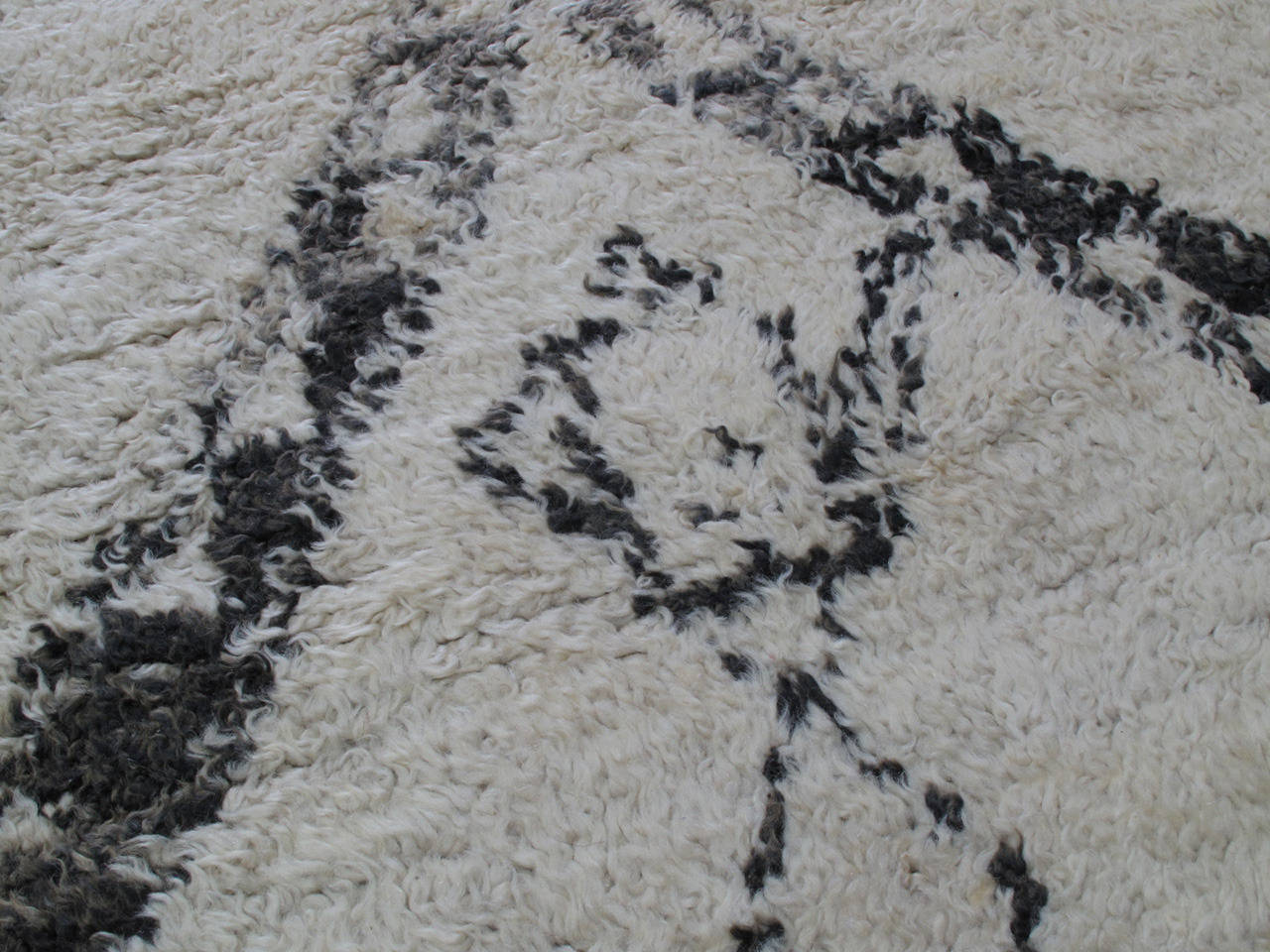 Beni Ouarain Rug In Good Condition In New York, NY