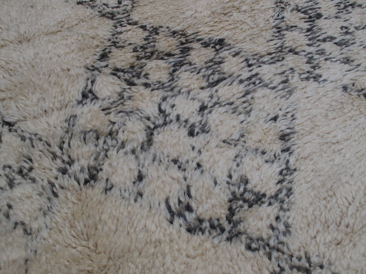 Hand-Knotted Elegant Large Beni Ouarain Carpet