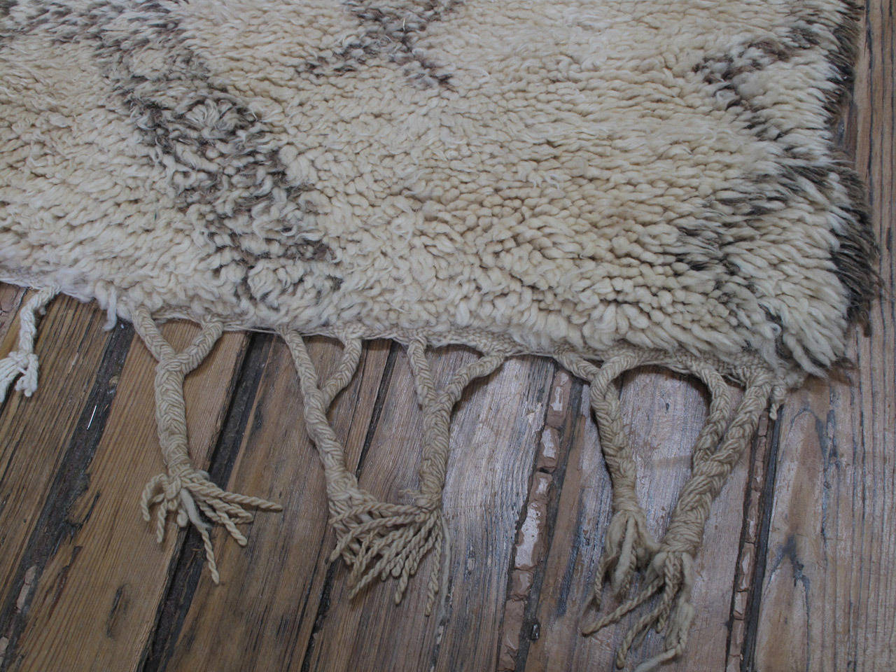 Wool Older Beni Ouarain Moroccan Berber Rug