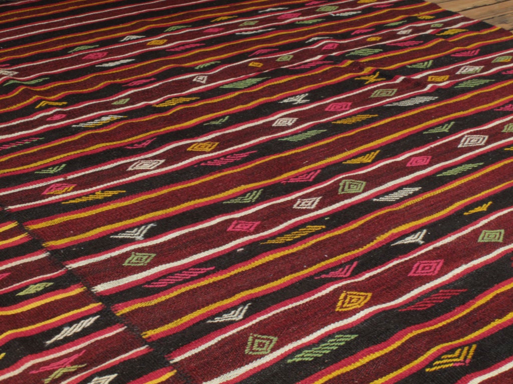 Pair of Banded Kilims Rug In Excellent Condition For Sale In New York, NY