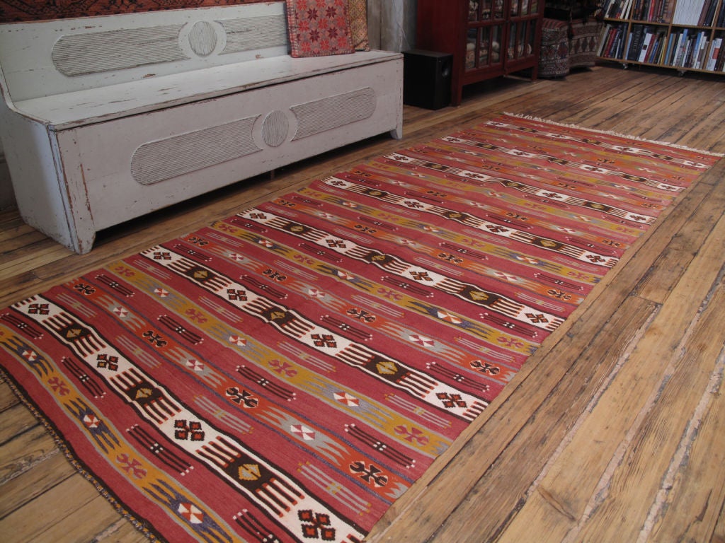 Mut Kilim rug. A great nomadic Kilim rug from the Taurus Mountains in Southern Turkey with brilliant colors. Rug is in excellent condition.