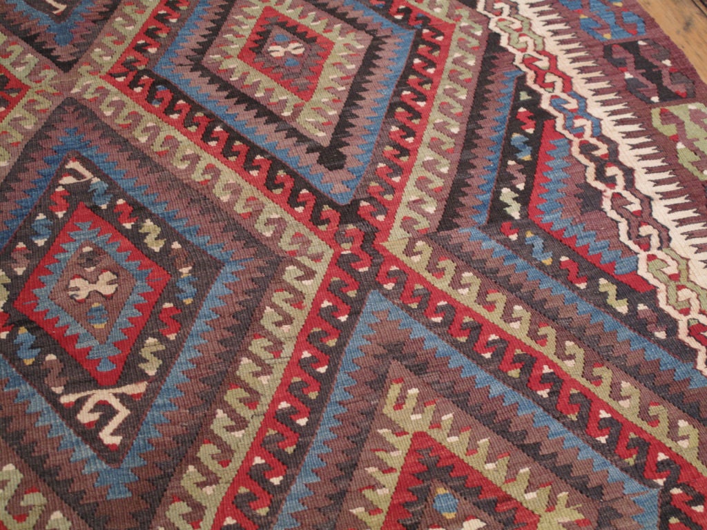 Milieu du XXe siècle Tapis Kilim Fethiye bleu en vente