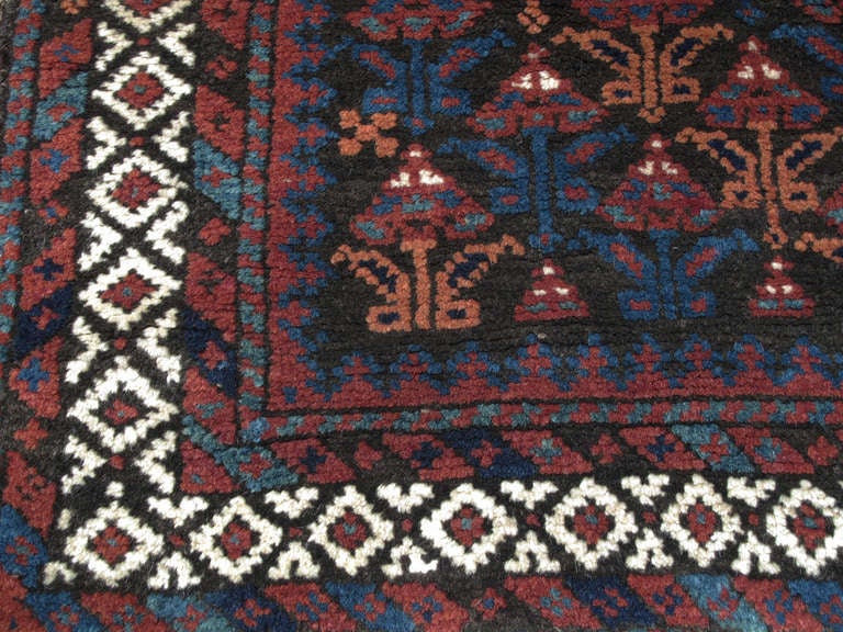 Antique Baluch Small Rug In Excellent Condition In New York, NY