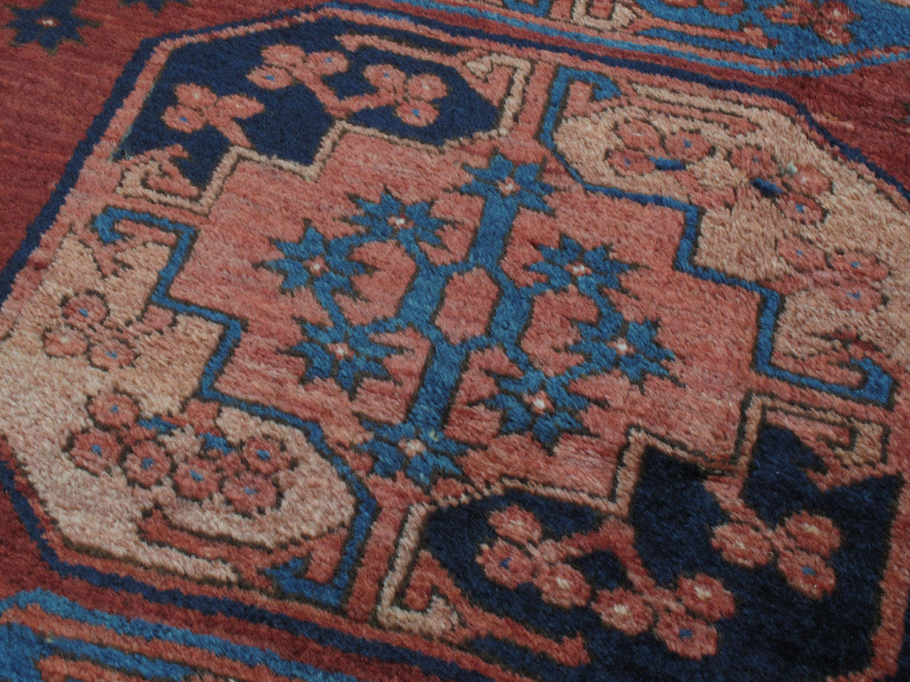 Antique Turkmen Carpet In Good Condition In New York, NY