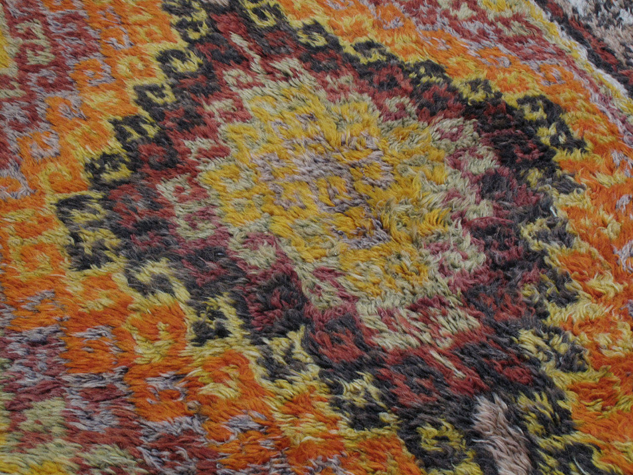 Konya Langer Teppich (Handgeknüpft) im Angebot