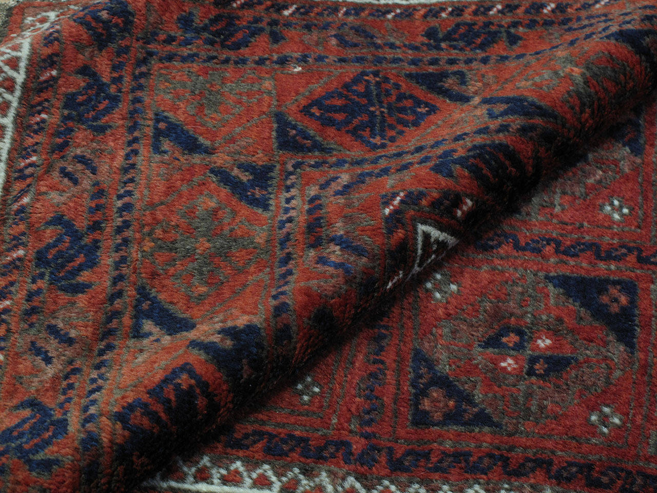 Antique Baluch Rug In Good Condition In New York, NY