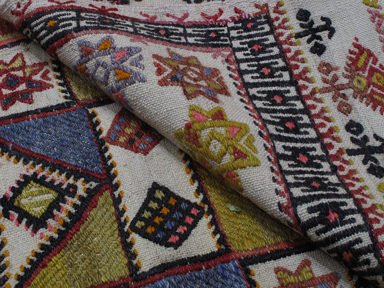 Small Kilim with Large Star 2