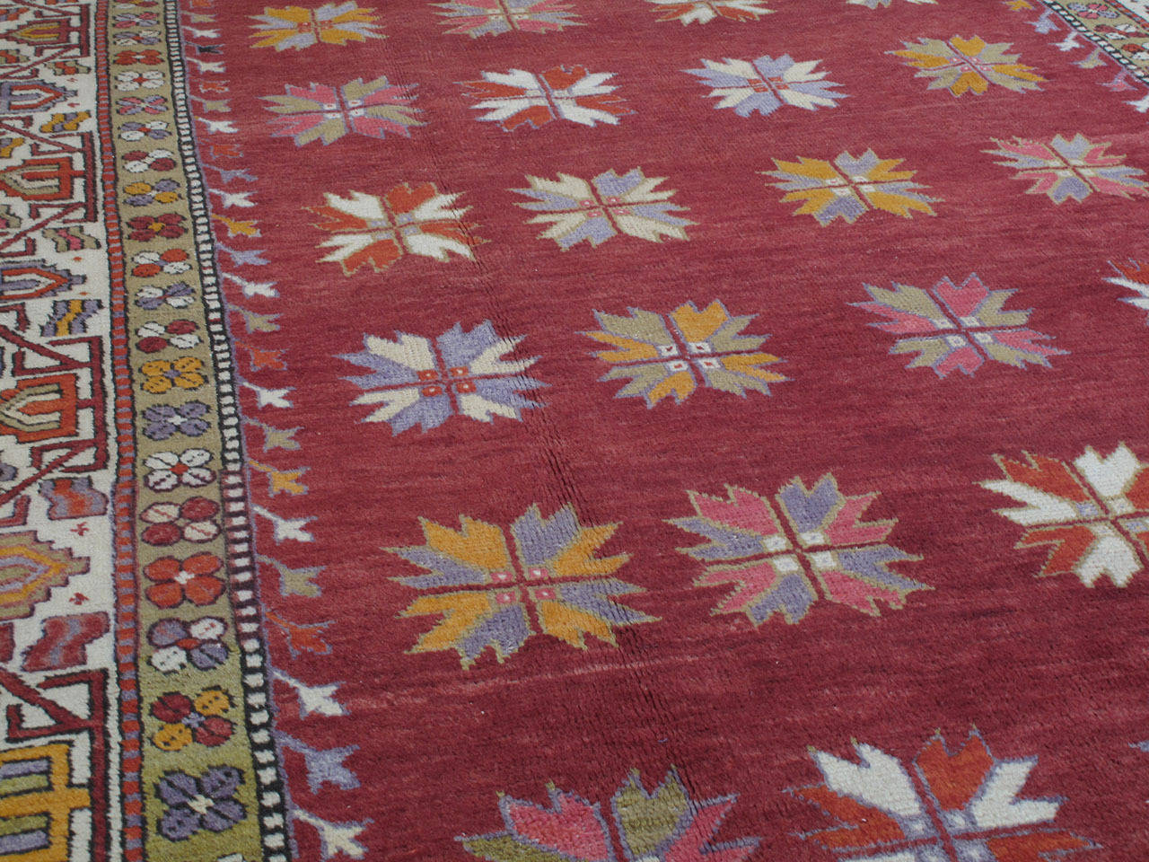 Tribal Yuntdag Rug