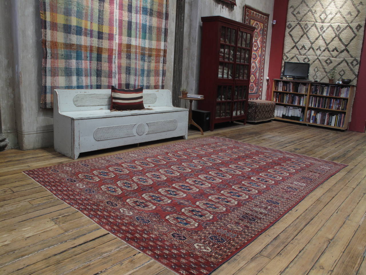 Antique Tekke Main carpet or rug. A handsome antique tribal carpet, woven by the Tekke Turkmen tribal groups in Central Asia. Featuring one of the most iconic designs, this type was often referred to as a 