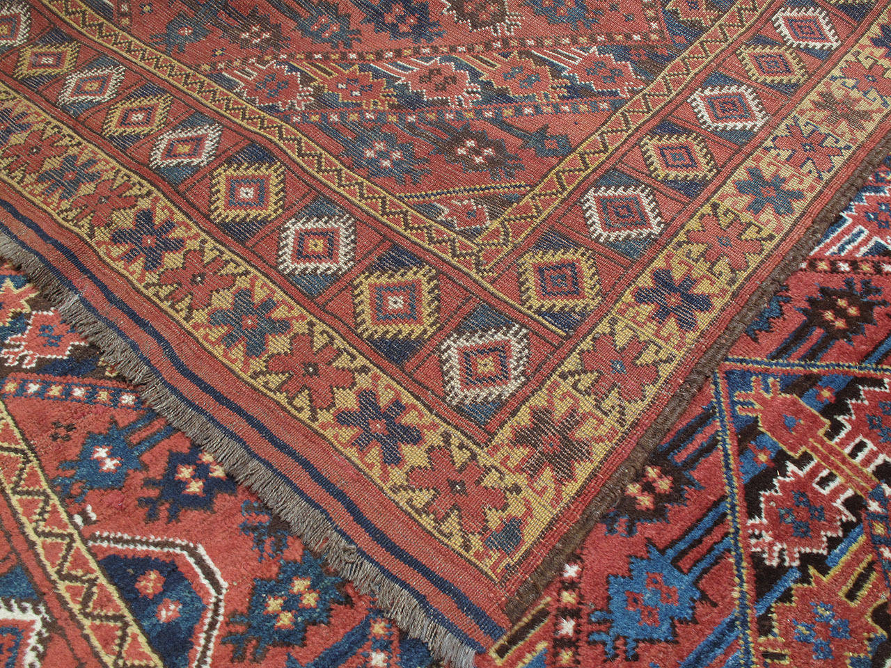 Antiker türkischer Beshir-Teppich (Wolle) im Angebot