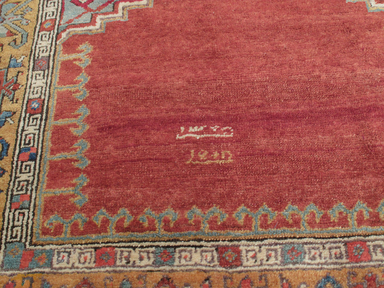 Antiker antiker Konya-Gebetteppich (Handgeknüpft) im Angebot