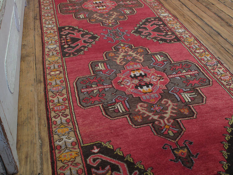 Konya Langer Teppich (Stammeskunst) im Angebot