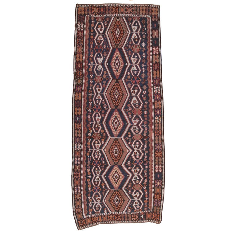 What makes a rug a Kilim?