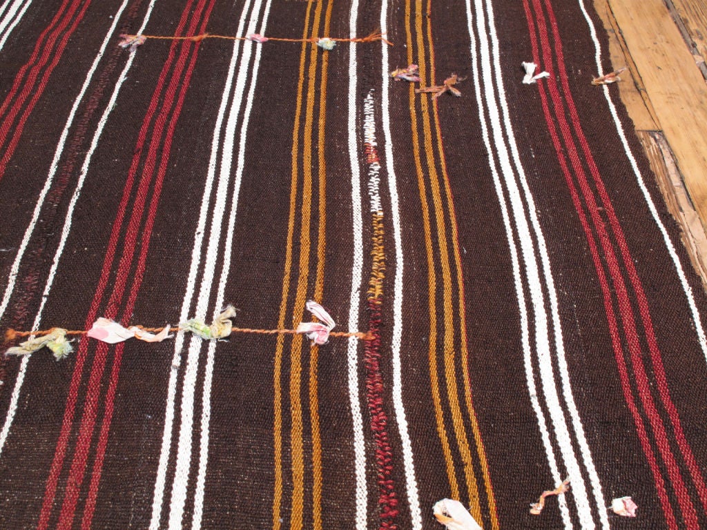 Kurdischer „“Jajim“-Teppich mit Glücksbringern (Mitte des 20. Jahrhunderts) im Angebot
