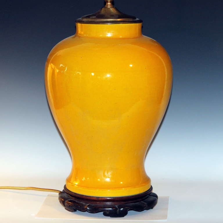 Large Vintage Atomic Yellow Japanese Studio Porcelain Lamp In Excellent Condition In Wilton, CT