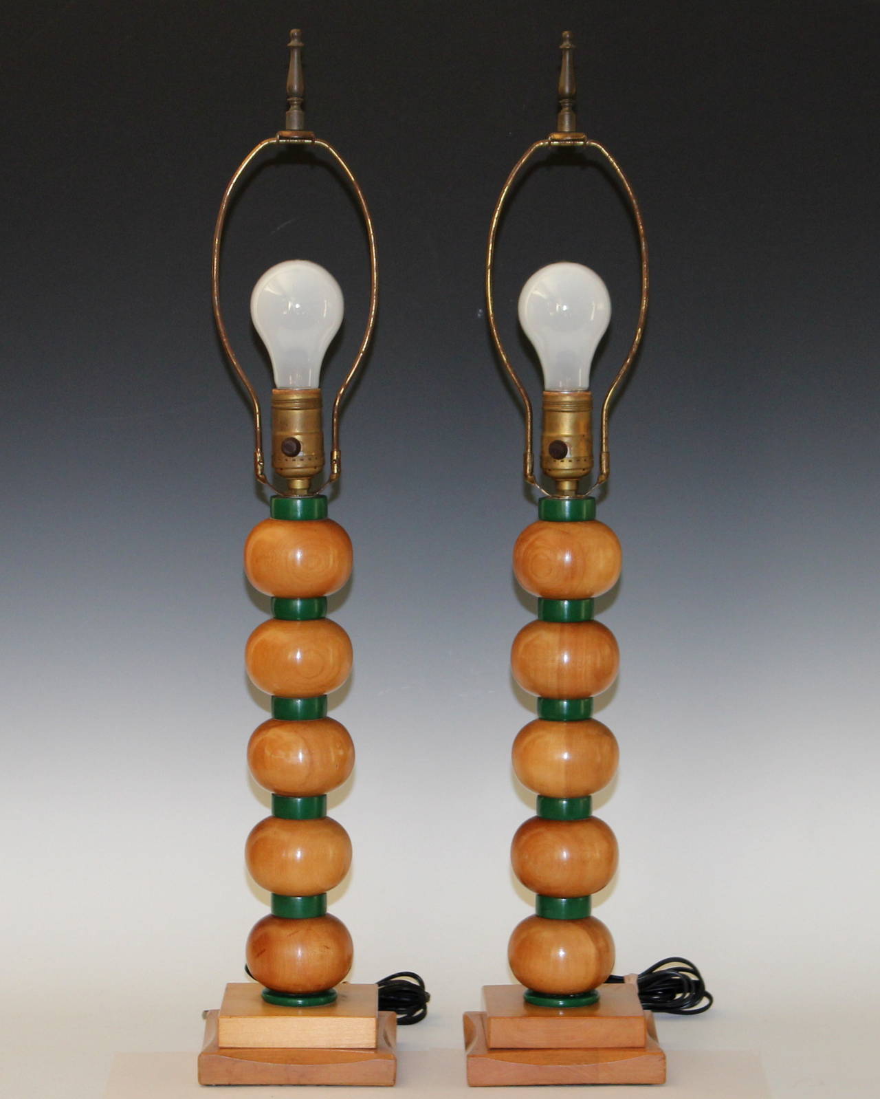 Pair of Vintage Art Deco Atomic Age 1940s Molecular Model Turned Orb Lamps In Excellent Condition In Wilton, CT