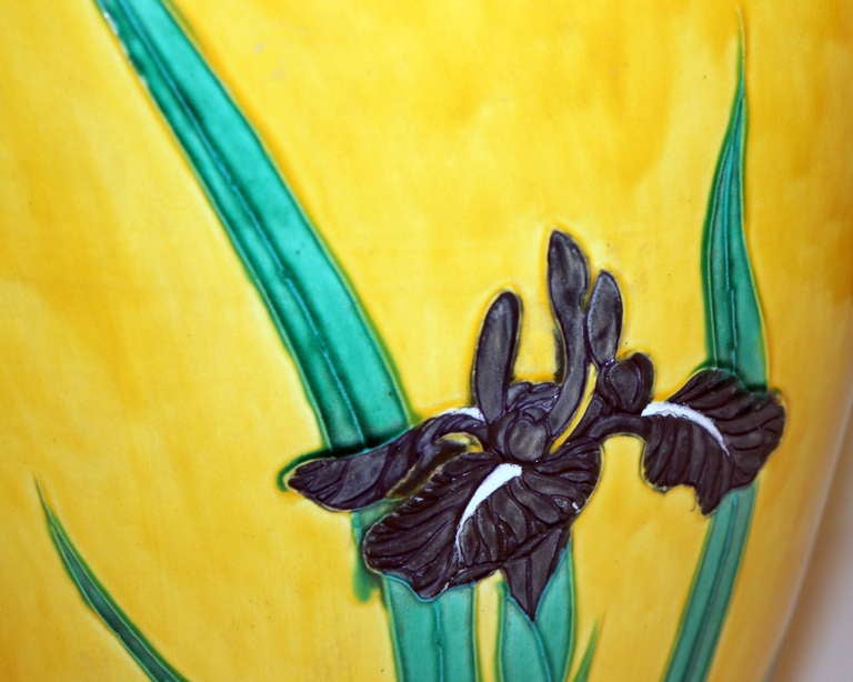 Kutani Vase with Irises In Good Condition For Sale In Wilton, CT
