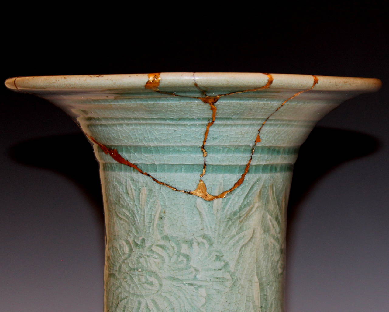 celadon vase ming dynasty